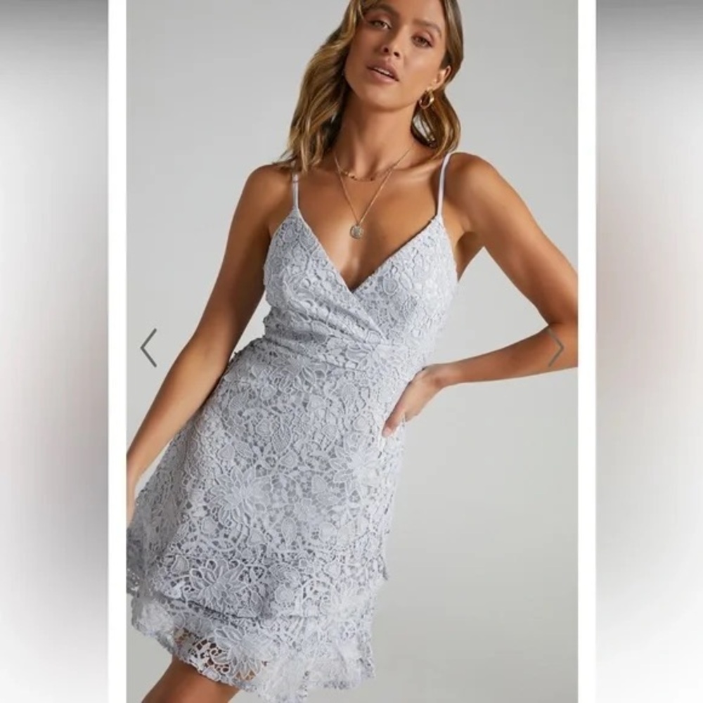 Show Po Elegant Lace Spaghetti Strap Dress
